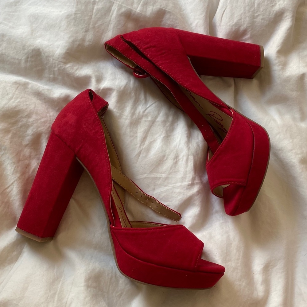 NIB | American Rag Red Suede Platforms